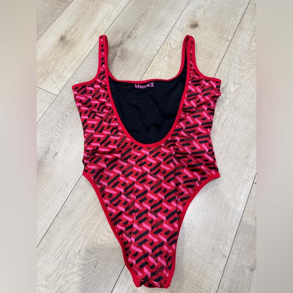 Versace Versace 'La Greca' Reversible One Piece swimsuit size 4 - Picture 12 of 13